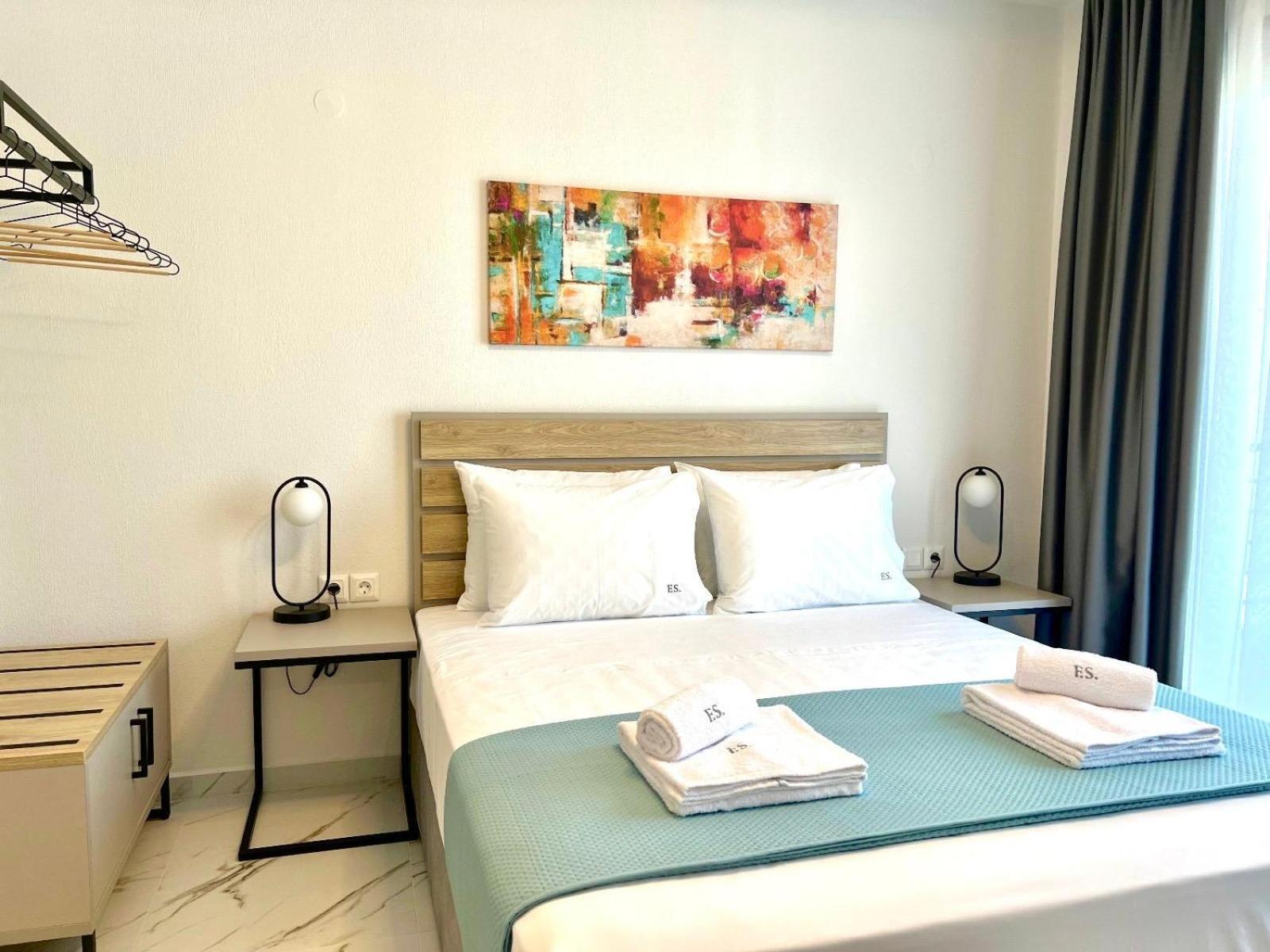 Four Shades Luxury Suites Sarti Buitenkant foto