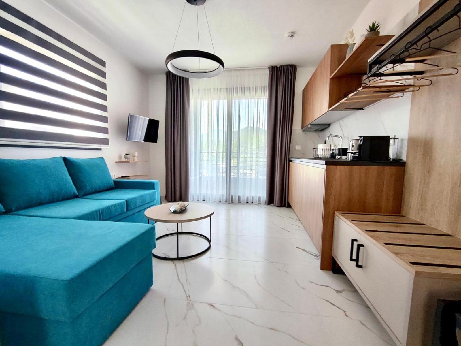 Four Shades Luxury Suites Sarti Buitenkant foto