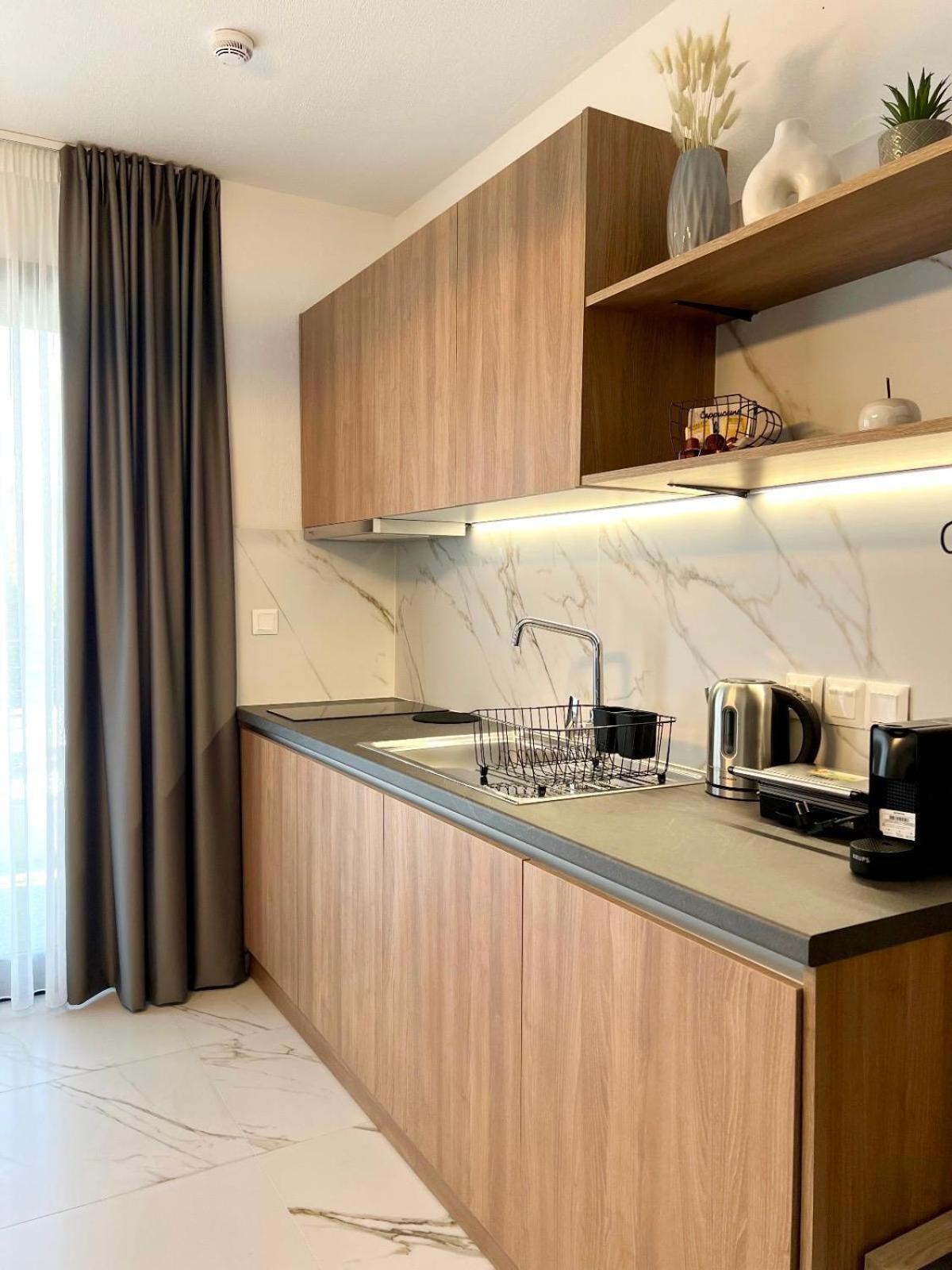 Four Shades Luxury Suites Sarti Buitenkant foto