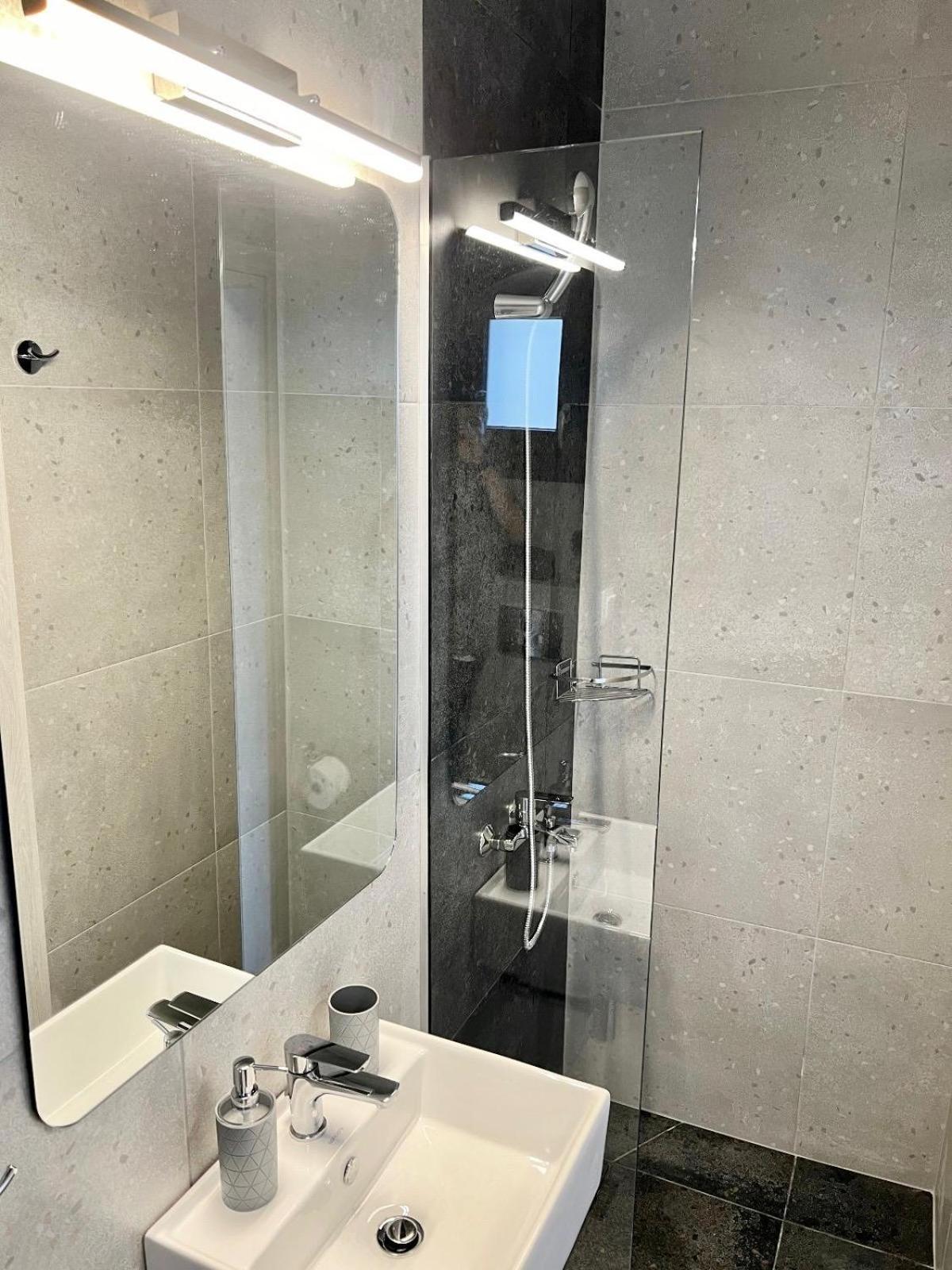 Four Shades Luxury Suites Sarti Buitenkant foto