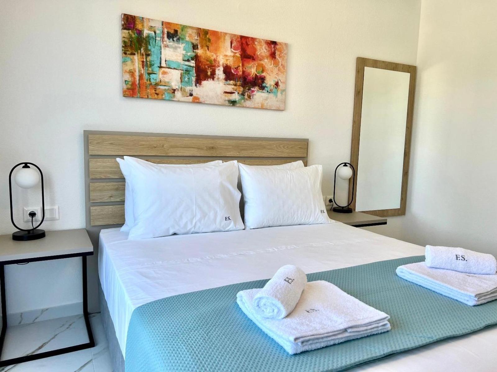 Four Shades Luxury Suites Sarti Buitenkant foto