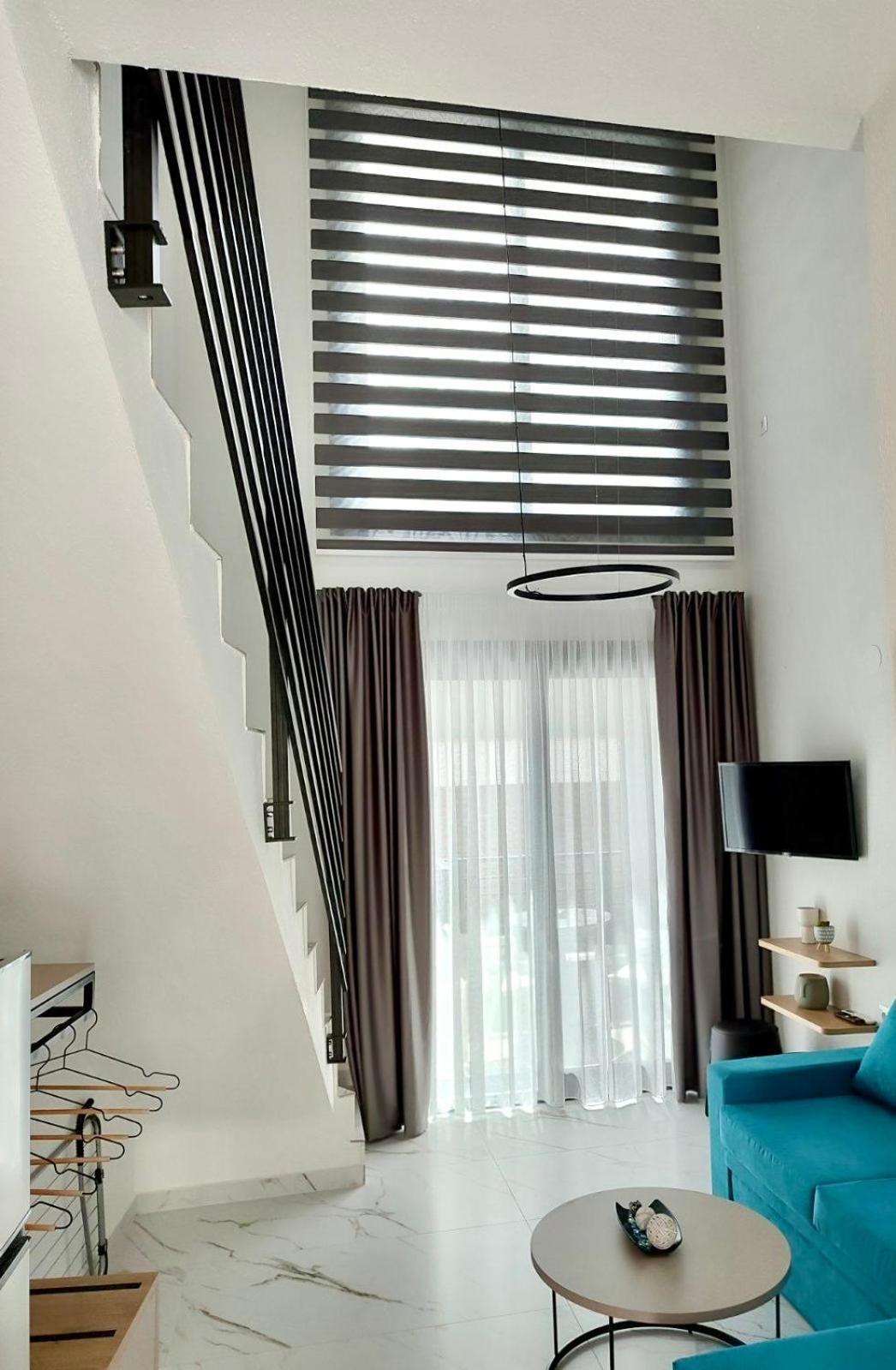 Four Shades Luxury Suites Sarti Buitenkant foto