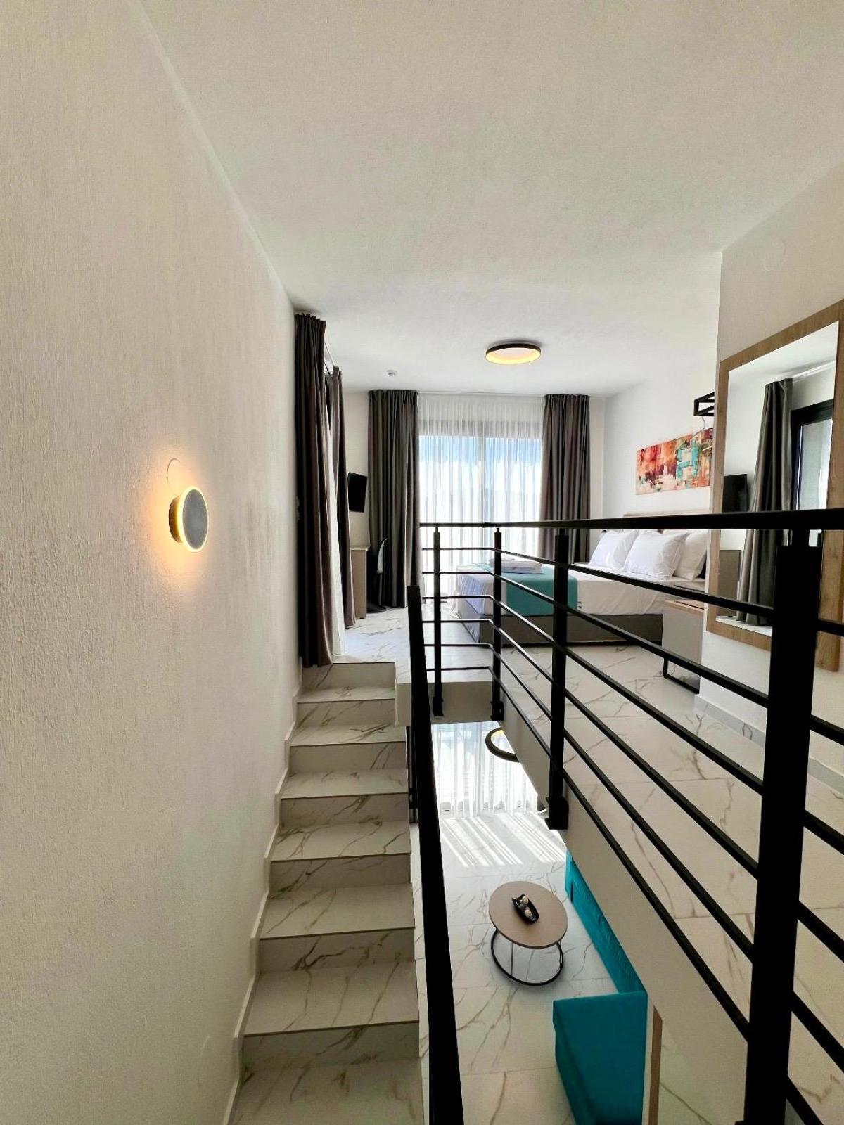 Four Shades Luxury Suites Sarti Buitenkant foto