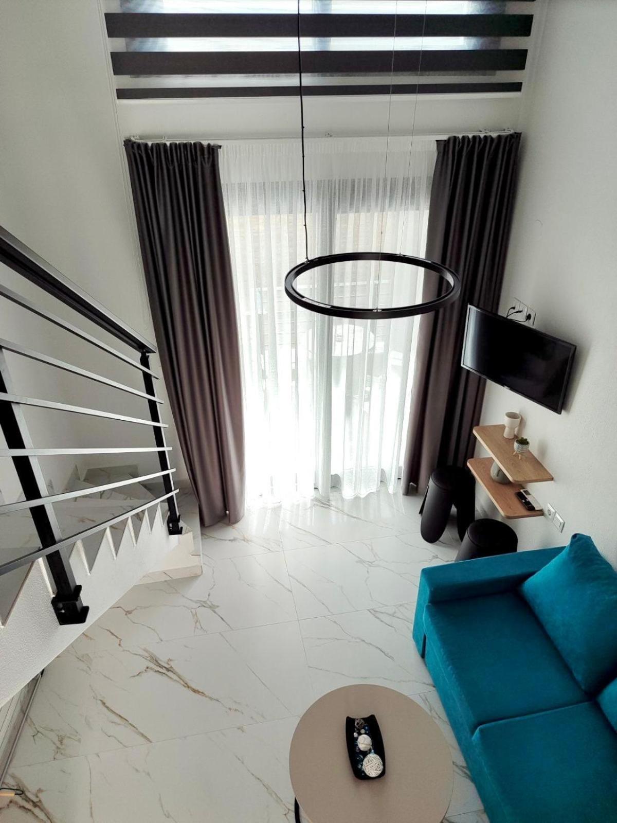 Four Shades Luxury Suites Sarti Buitenkant foto