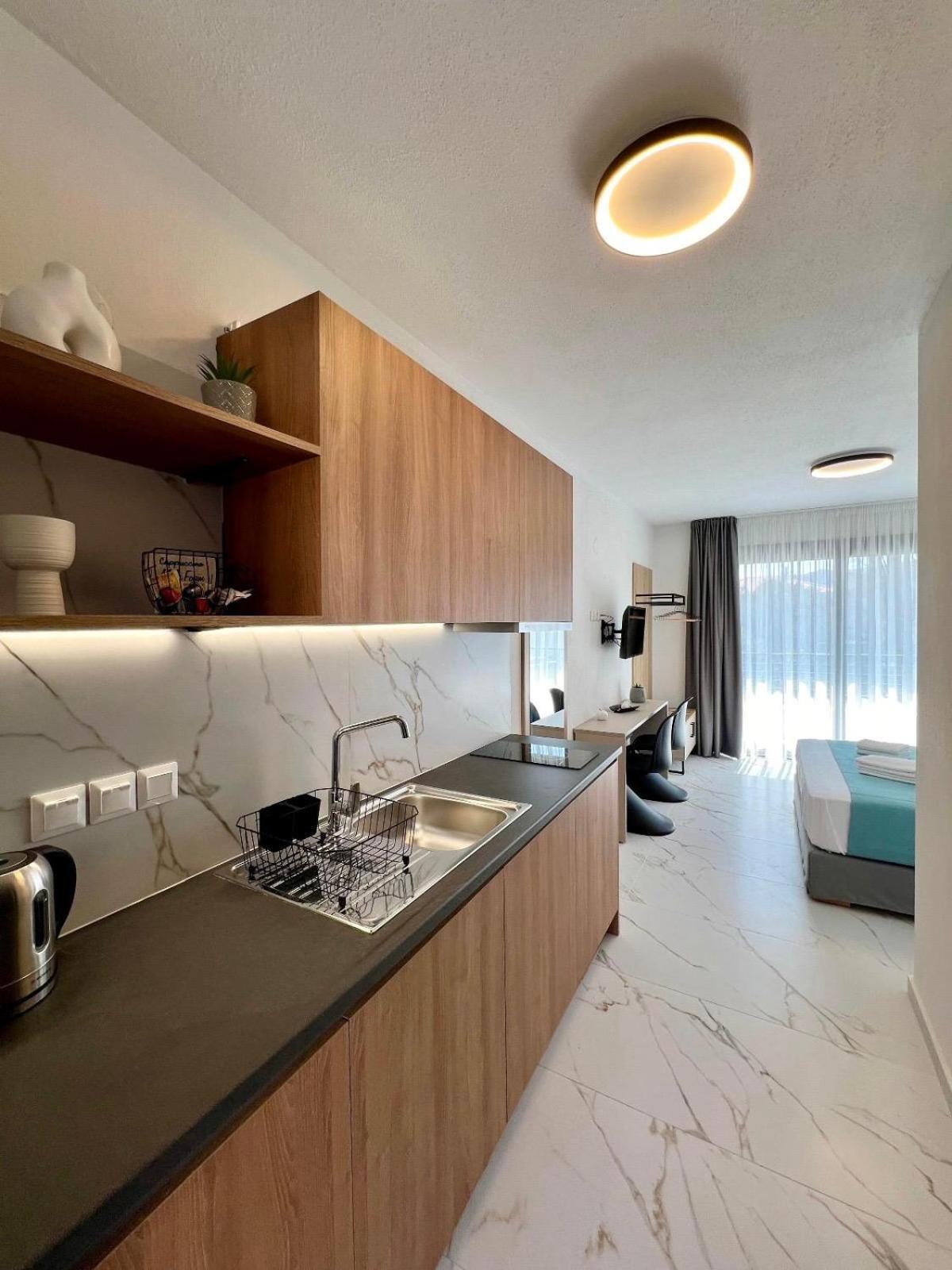 Four Shades Luxury Suites Sarti Buitenkant foto