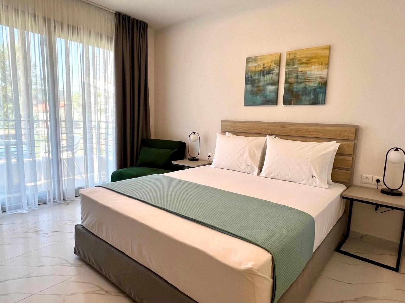 Four Shades Luxury Suites Sarti Buitenkant foto