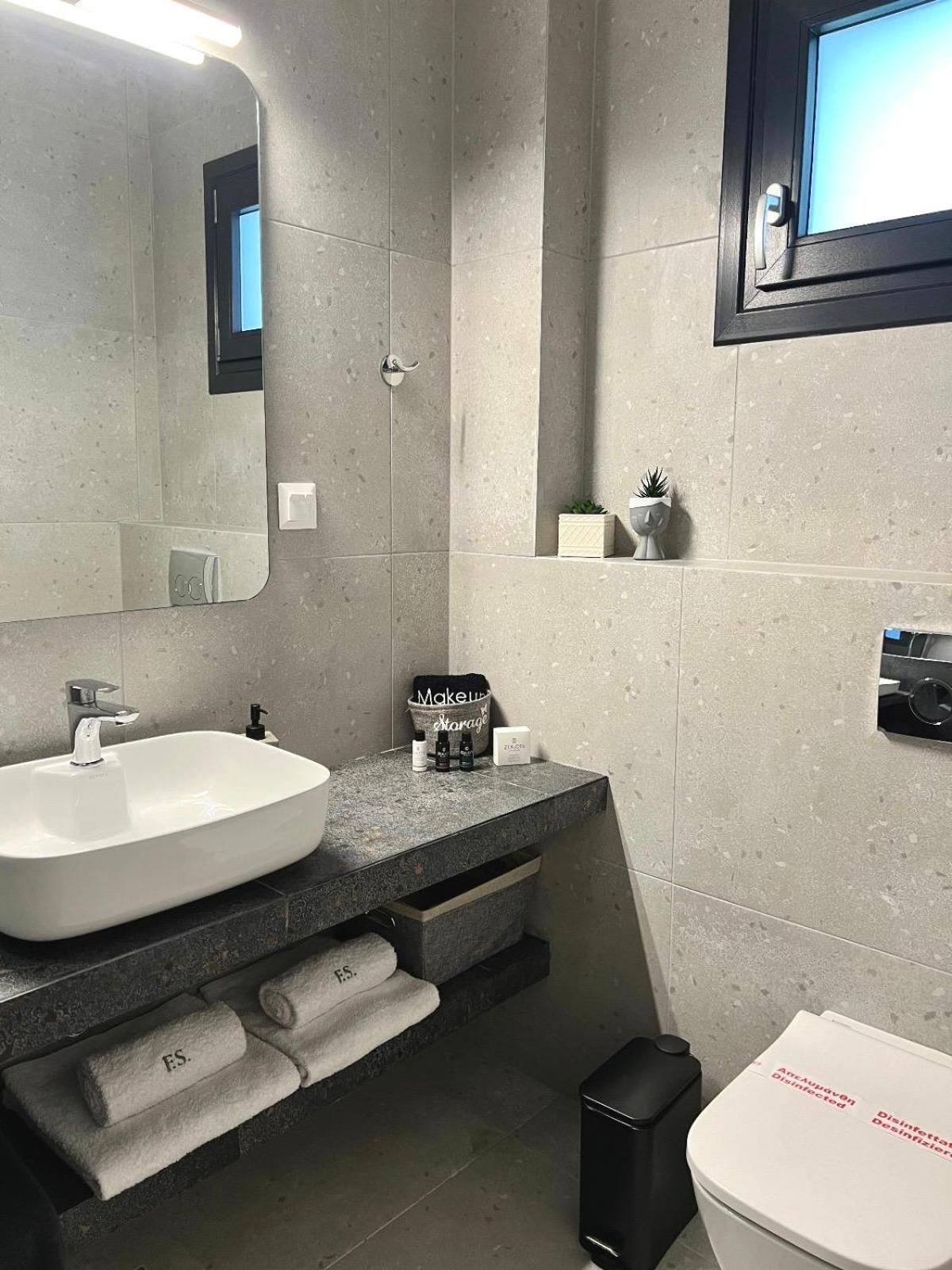 Four Shades Luxury Suites Sarti Buitenkant foto