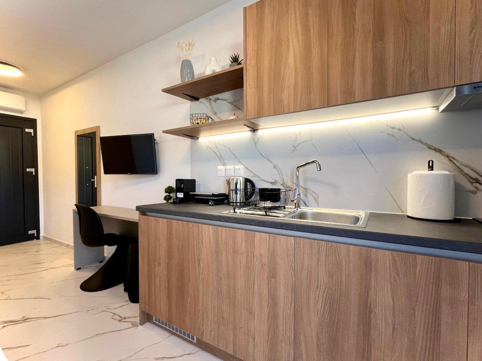Four Shades Luxury Suites Sarti Buitenkant foto