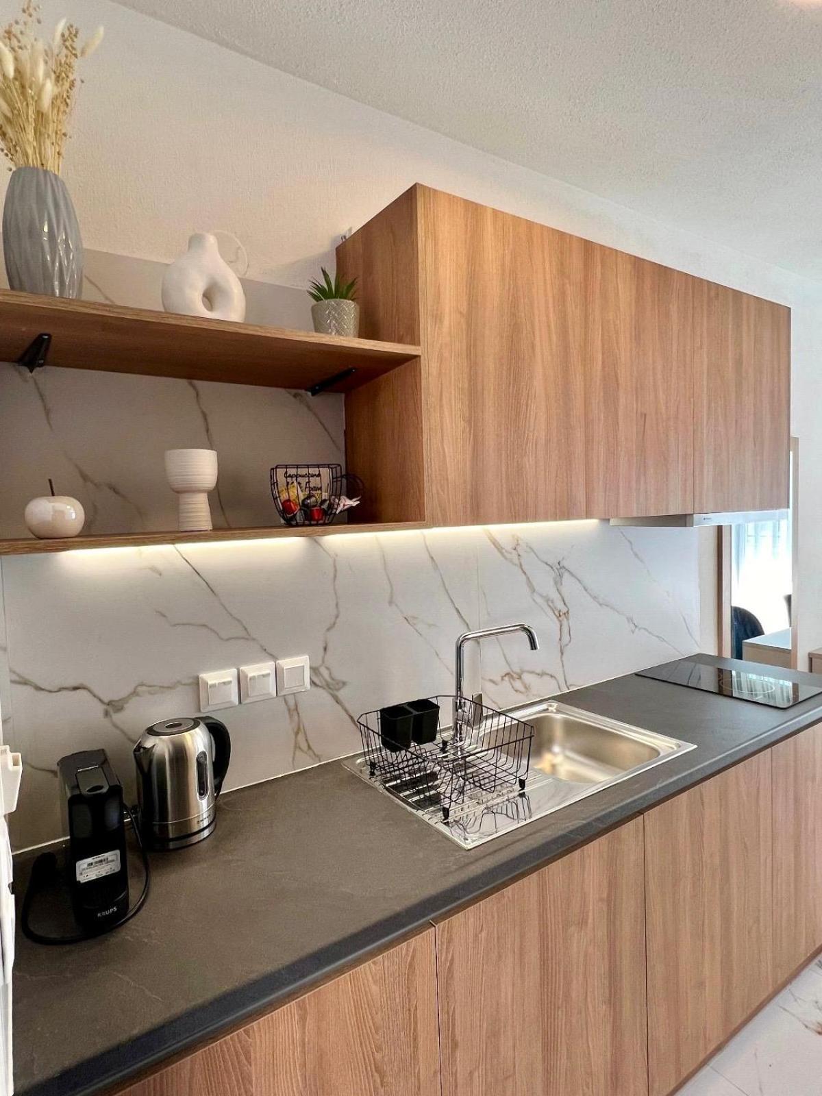 Four Shades Luxury Suites Sarti Buitenkant foto