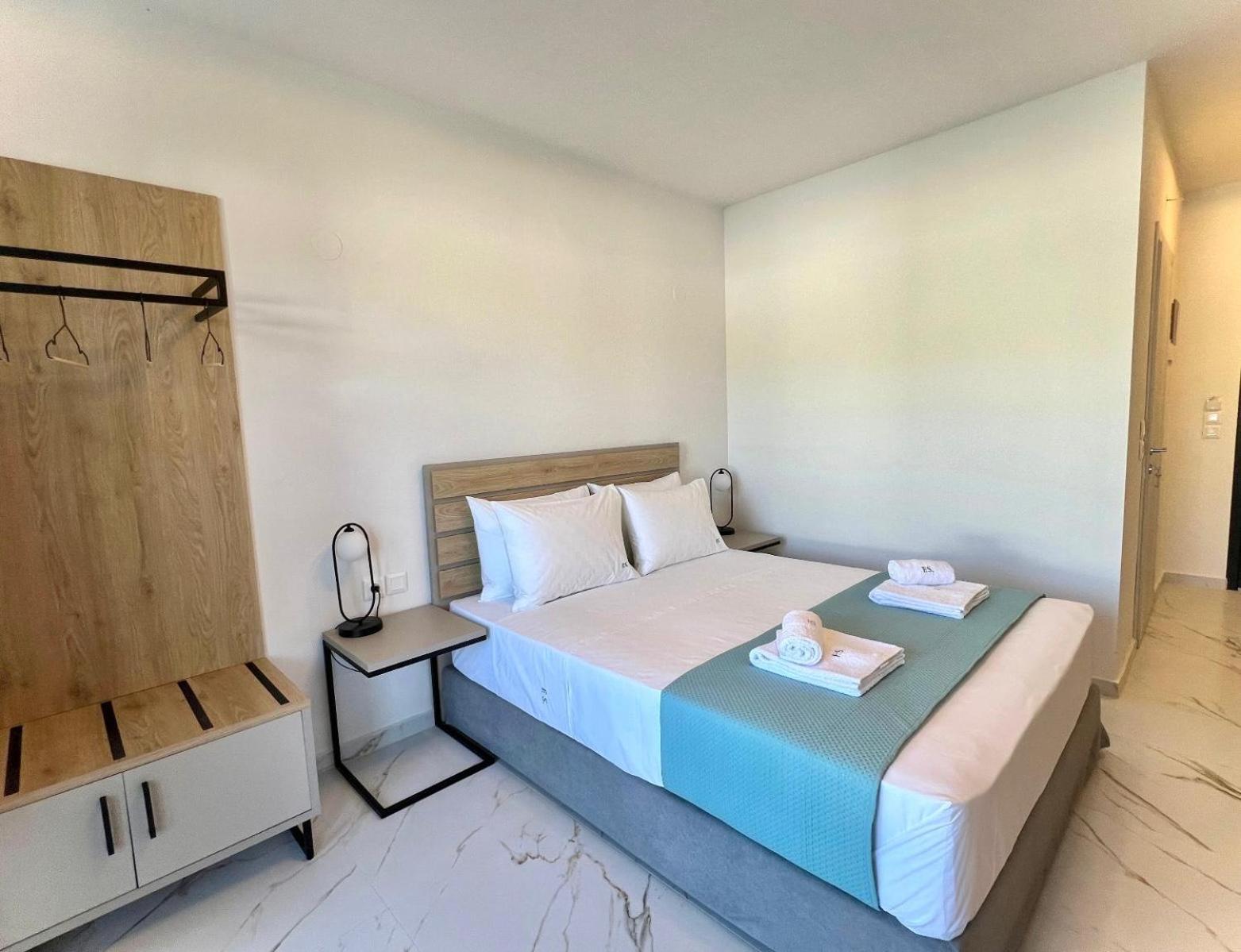Four Shades Luxury Suites Sarti Buitenkant foto