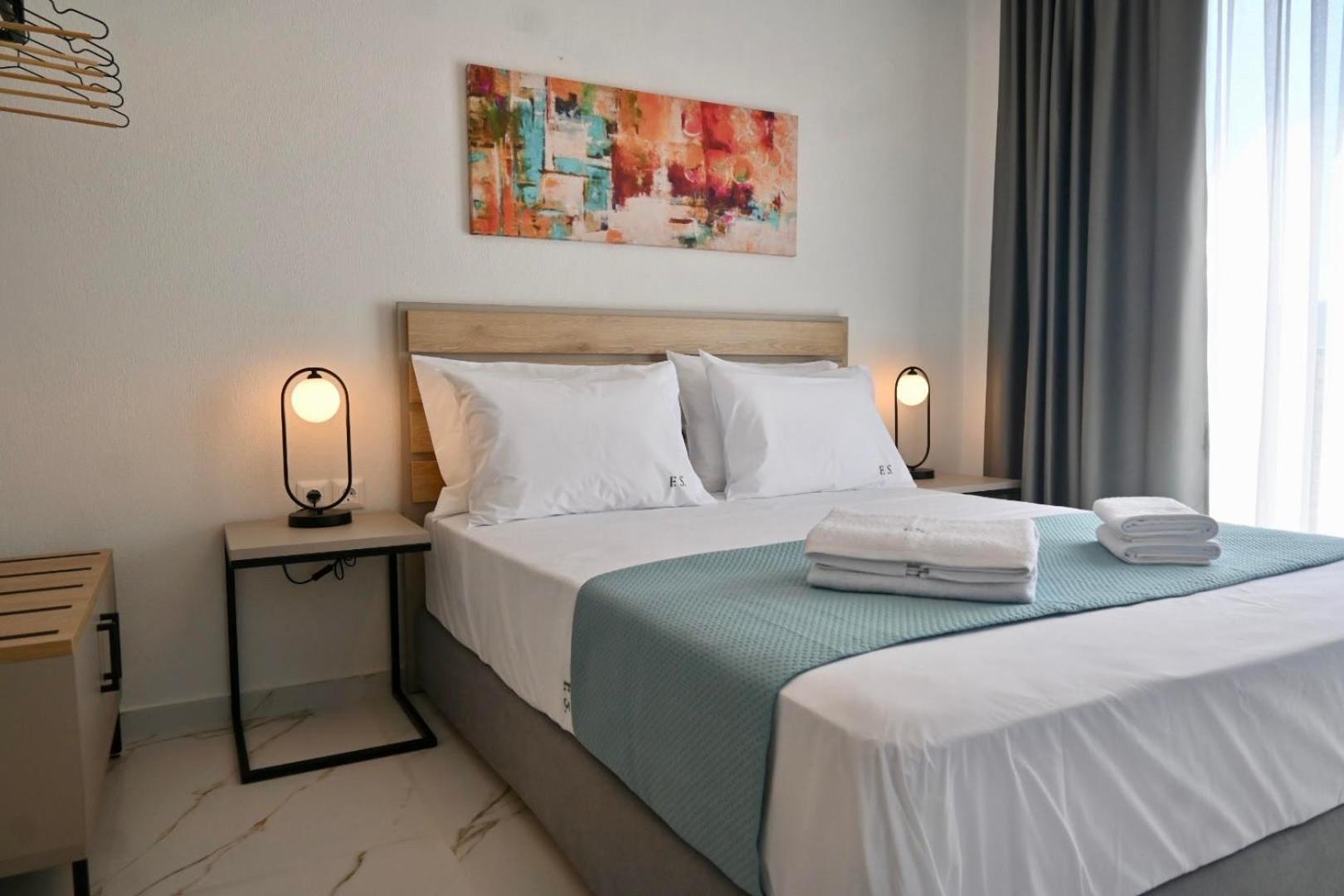 Four Shades Luxury Suites Sarti Buitenkant foto