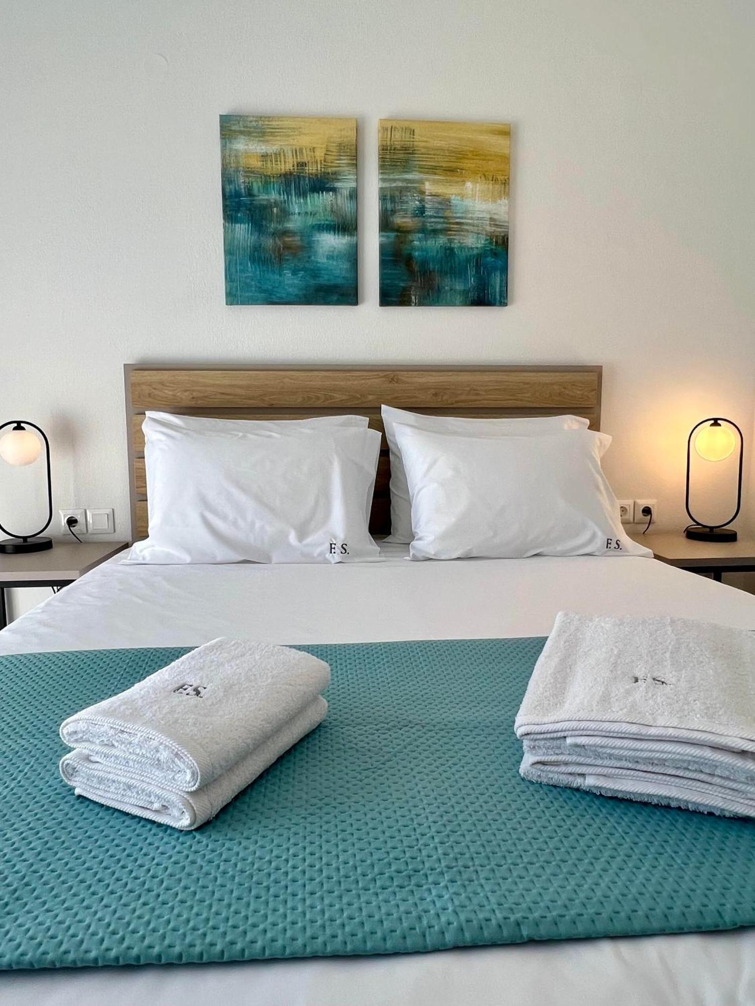 Four Shades Luxury Suites Sarti Buitenkant foto